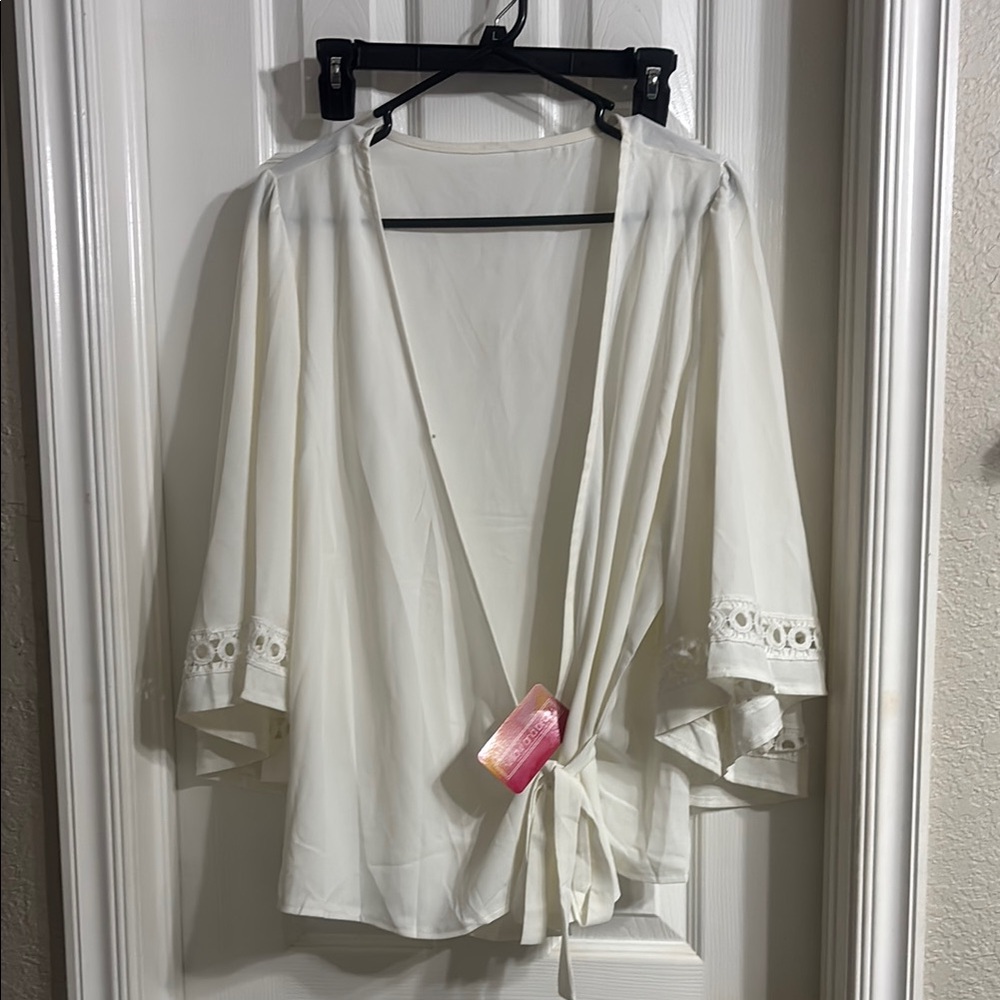Elegant White Lace Trim Kimono Robe